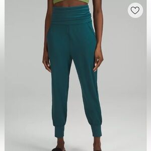 Lululemon align super high rise ribbed waist jogger full length. Size 8.